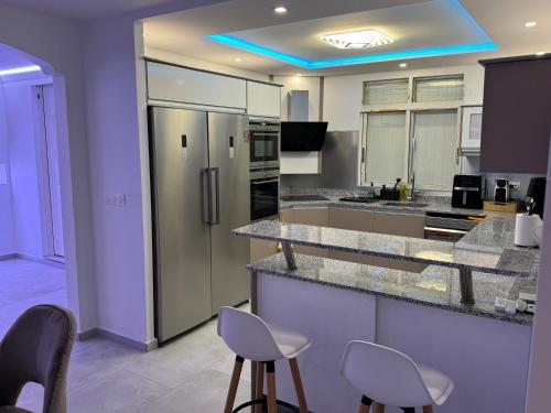 NEW comfortable and modern apartment near Jarry businesses in Baie-Mahault