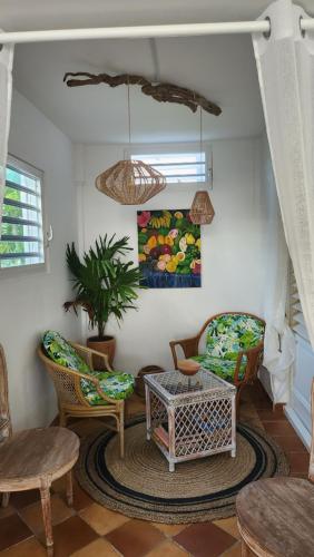 Bamboo on the beach - Spacious beachfront studio, Baie Nettle (fotografie 10)