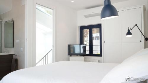 Charming Casa in Sitges centre & minutes to beach - Tap to explore photos