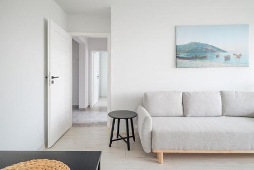 Spacious 4-Room Apartment, near Wrocław Airport, Free Parking, Wrocław