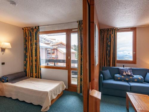 Appartement lumineux pres des pistes, 2 lits simples + canape - FR-1-355-102 in Meribel