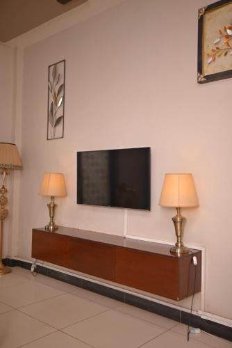 Royal Mark Lodges - image 2