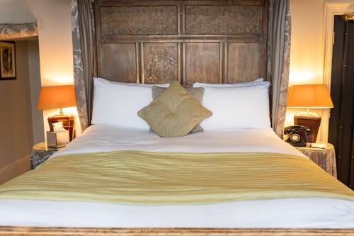 The Red Lion Hotel - image 4