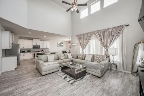 M&J Luxury Home in Katy, USA