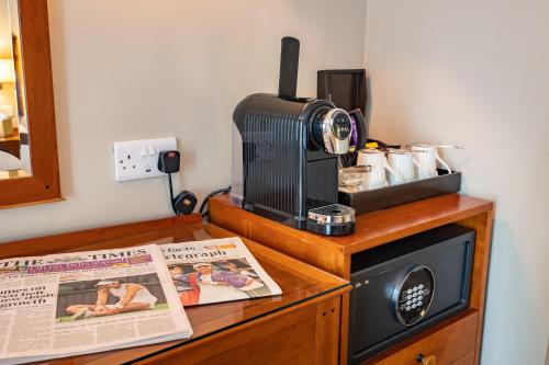 The Red Lion Hotel - image 11