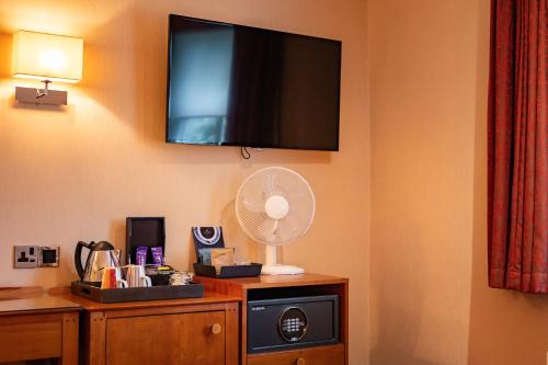 The Red Lion Hotel - image 10