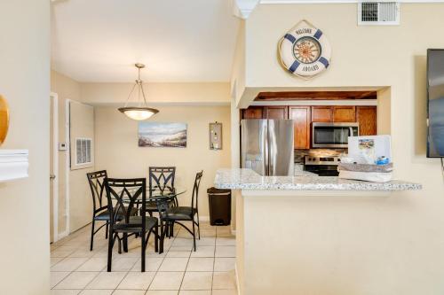 Sandpiper Stay Condo - Pool Near Beach and Seawall! - main image