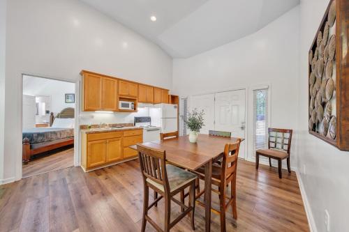 Halesford Harbour Resort - Smith Mountain Lake 2