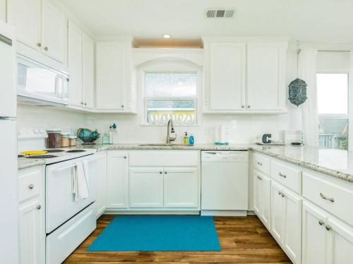 Take It Easy in Surfside - Gulf and Bay Views! - image 12