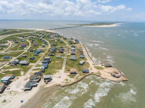 180 Degree Gulf Views Just-A-Mere Beach House Awaits Your Arrival! - image 7