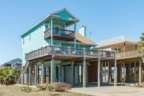 180 Degree Gulf Views Just-A-Mere Beach House Awaits Your Arrival! - image 12