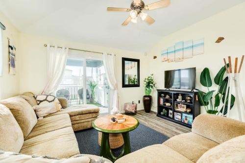 Sunset Sanctuary - Adorable Beach Bungalow with Gorgeous Gulf Views! - image 7