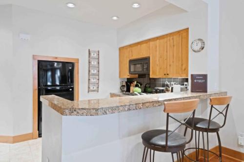 Villa Montane 117 by East West Hospitality in Beaver Creek, USA
