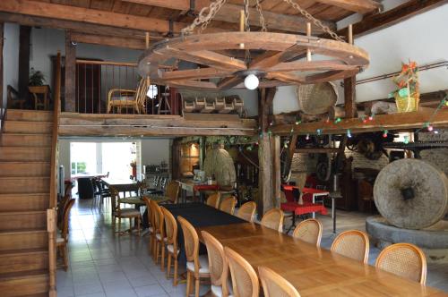 Banketisaal, Le Moulin au Fil de l'Eau - 5 moulin Busselin 52250 ORCEVAUX in Verseilles-le-Bas