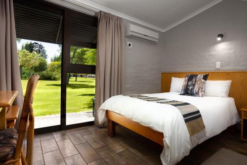 1 double bed, 1 twin bed