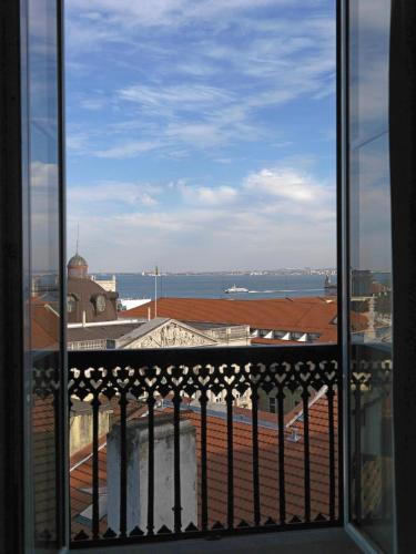  Feels Like Home Chiado Prime Suites in Lissabon