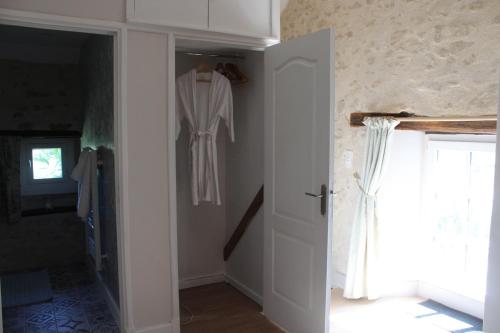 Willow Cottage at Petite Ferme Embir in Pouligny-Notre-Dame