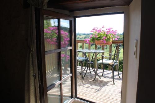 Willow Cottage at Petite Ferme Embir in Pouligny-Notre-Dame