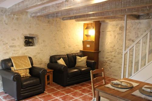 Willow Cottage at Petite Ferme Embir in Pouligny-Notre-Dame