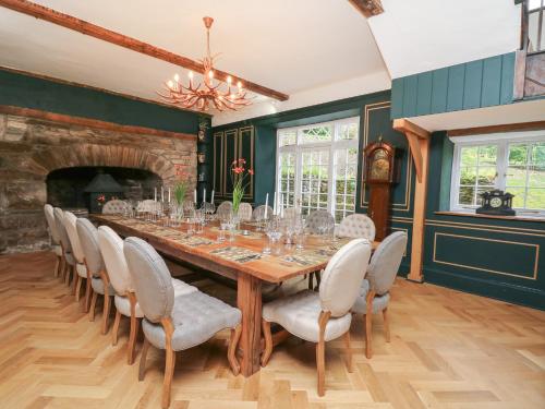 A szálláshely kívülről, Llwynderw Hall in Llanwrtyd Wells