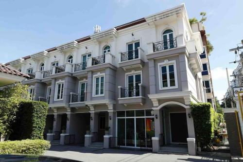 Sukhumvit 16 Townhouses, InHome Luxury Residences, Bangkok (Foto 8)