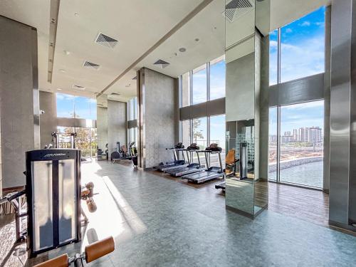 Luxurious 2BR Home with Stunning Marina Skyline View, Dubái (foto 5)