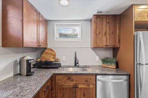 Whole House Relaxing Oasis by Fitzsimmons Campus Whole House Relaxing Oasis by Fitzsimmons Campus