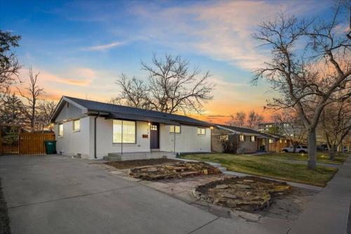 Whole House Relaxing Oasis by Fitzsimmons Campus Whole House Relaxing Oasis by Fitzsimmons Campus