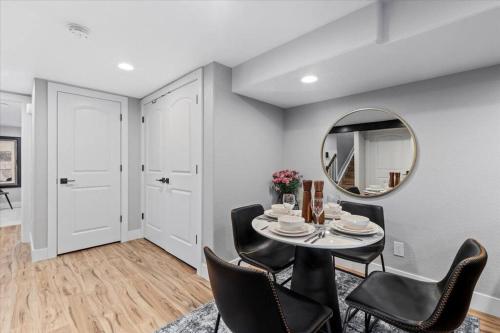 Whole House Relaxing Oasis by Fitzsimmons Campus Whole House Relaxing Oasis by Fitzsimmons Campus