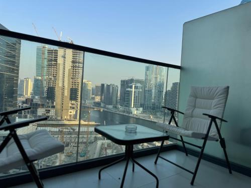 ASHRI HOLIDAY HOMES STYLISH Apartment near Burj Khalifa, Dubaj (zdjęcie 5)