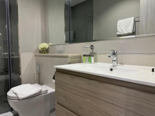 ASHRI HOLIDAY HOMES STYLISH Apartment near Burj Khalifa, Dubaj (zdjęcie 7)