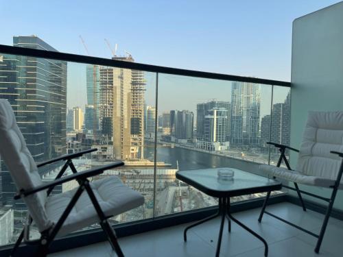 ASHRI HOLIDAY HOMES STYLISH Apartment near Burj Khalifa, Dubaj (zdjęcie 9)