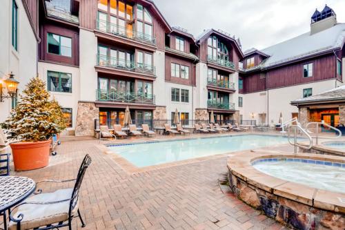 Villa Montane 227 by East West Hospitality in Beaver Creek, USA