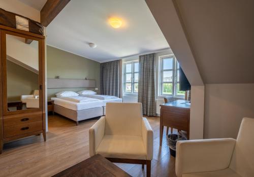 埃基斯蒂尔湖滨酒店