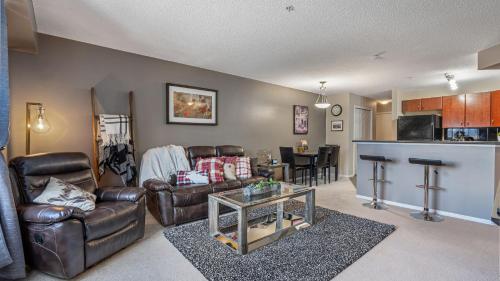 Cozy Mountain I Hot Tub & Pool I Close 2 Lake I TV - Invermere