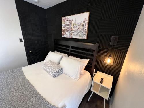 Pura Vida Private Access, Room & Bathroom in West Palm Beach, Vereinigte Staaten von Amerika