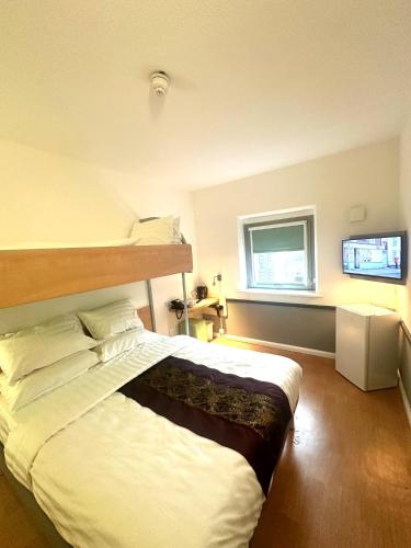 Cambridge Hotel Bradford Central in Bolton and Undercliffe