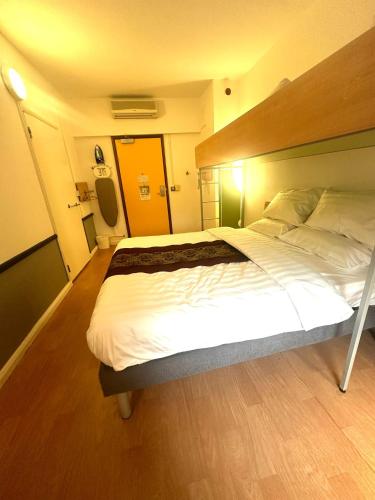 Cambridge Hotel Bradford Central in Bolton and Undercliffe