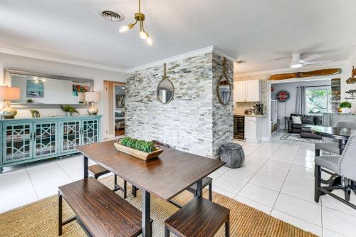 Florida Gem on St Petersburg Border Serene Patio in St Petersburg, USA