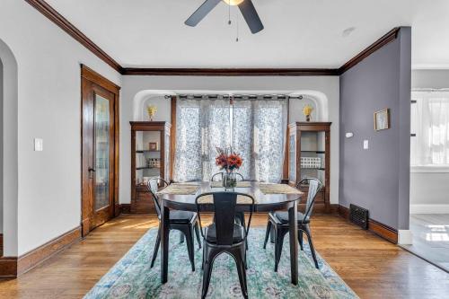 Beautifully Remodeled Duplex Apt in West Blvd in Cleveland, USA