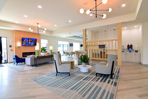 大堂, Comfort Suites Titusville Near Kennedy Space Center in 泰特斯維爾
