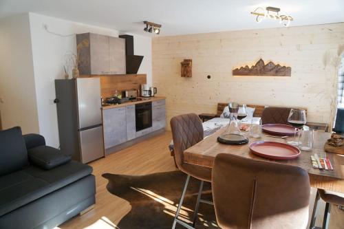 Wohnung Heuberg im Inntal mit Hot Tube - zentral & ruhig in 弗林特斯巴赫阿姆因