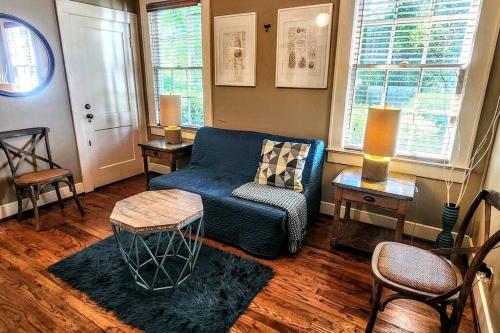 Charming 2 Bedroom Suite in Cloverdale District in Montgomery, USA
