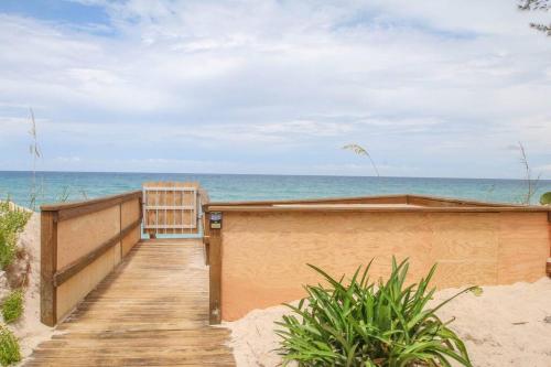 View, Oceanfront Modern Home with Private Beach in Melbourne Beach (FL)