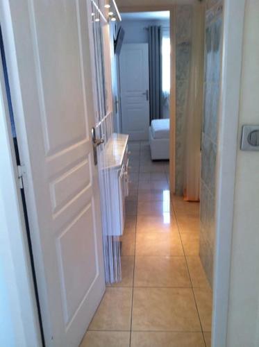 Nice port 4 pax, 2 chambres clim balnéo parking, Nizza (Foto 4)
