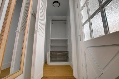 Cozy Private Studio in Granada Hills Near CSUN, Universal in Mission Hills, USA