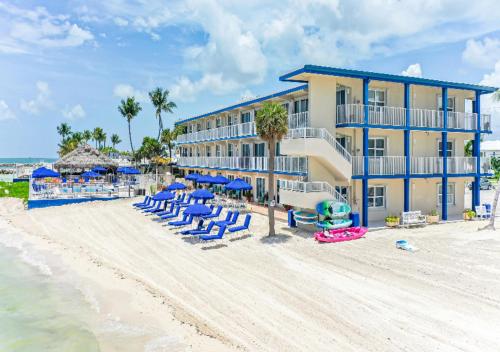 Glunz Ocean Beach Hotel and Resort in Marathon, USA