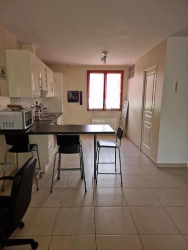 duplex en maison individuelle de 70 m2avec jardin in Віри-Шатіллон