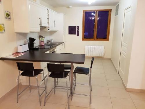 duplex en maison individuelle de 70 m2avec jardin in Віри-Шатіллон