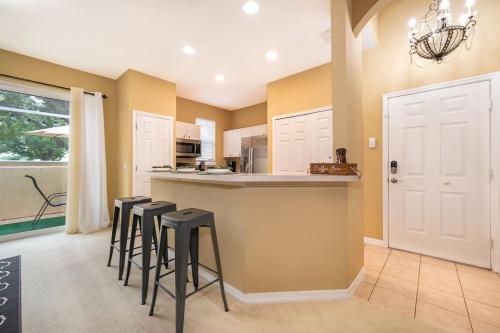 Epic Arty Retreat near Disney Epic Arty Retreat near Disney